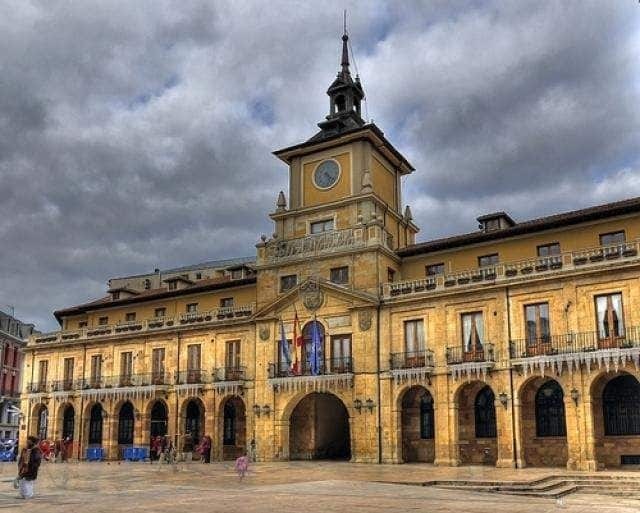 Albergue Turistico La Peregrina Oviedo Eksteriør billede